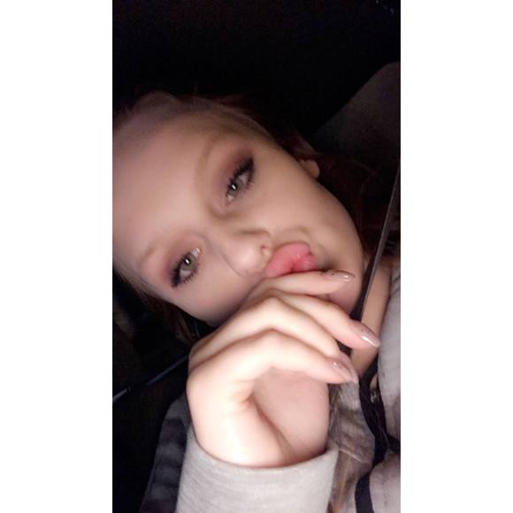 Meet your Posher, Katie - Picture 1 of 1